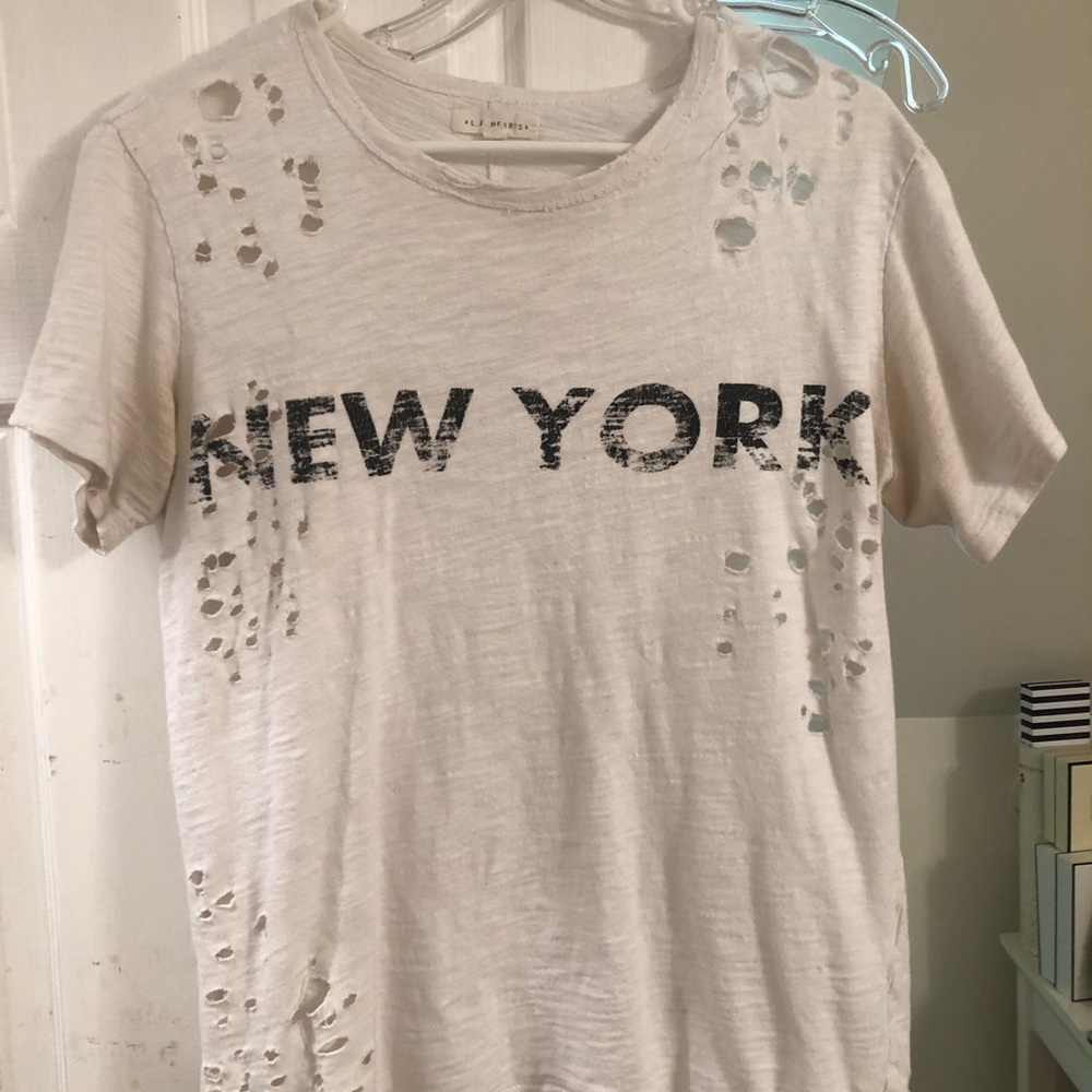 White distressed New York t-shirt